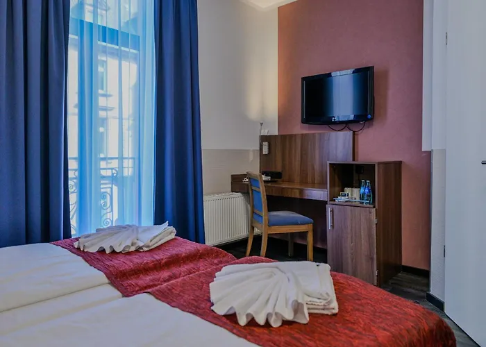 Ramada By Wyndham Frankfurt Station Hotel 4*