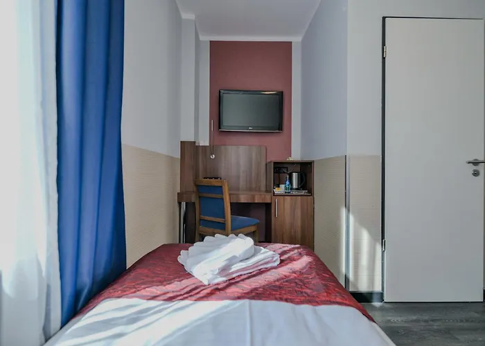 Hotel Ramada By Wyndham Frankfurt Station 4*