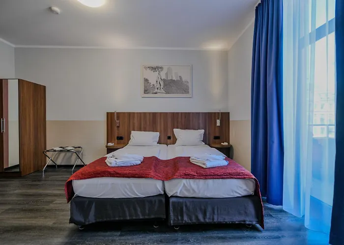 Ramada By Wyndham Frankfurt Station Hotel