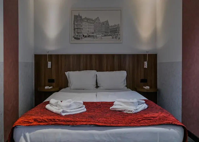 Ramada By Wyndham Frankfurt Station Hotel 4*