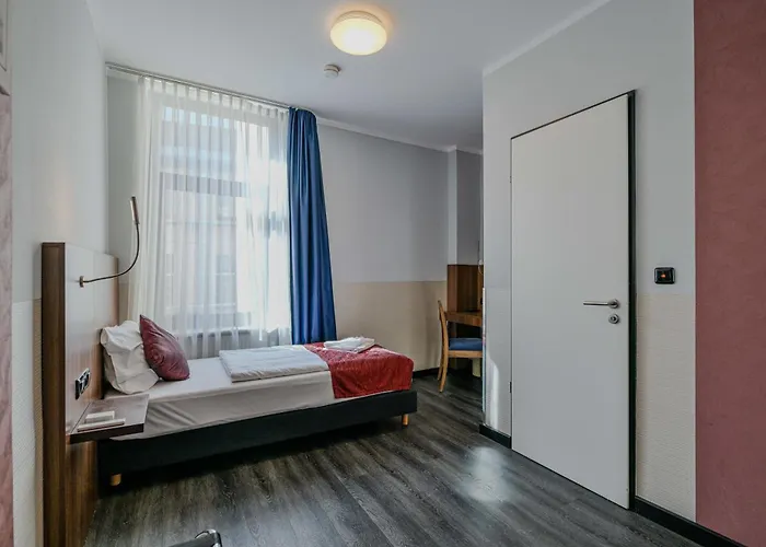 Ramada By Wyndham Frankfurt Station Hotel