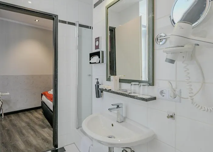 Hotel Ramada By Wyndham Frankfurt Station Francoforte sul Meno