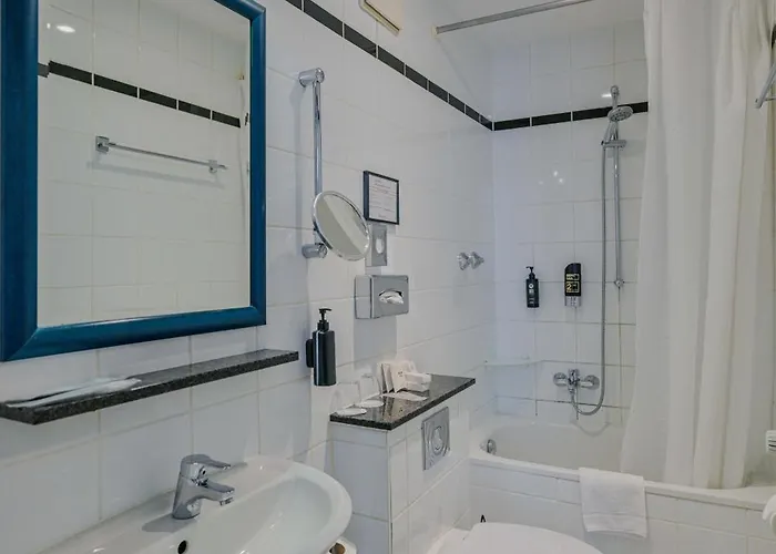 Ramada By Wyndham Frankfurt Station Hotel