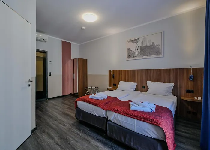 Ramada By Wyndham Frankfurt Station Francoforte sul Meno