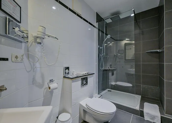 Ramada By Wyndham Frankfurt Station Hotel Francoforte sul Meno