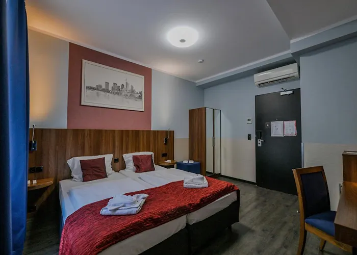 Ramada By Wyndham Frankfurt Station Francoforte sul Meno