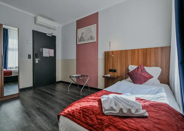 Ramada By Wyndham Frankfurt Station Hotel