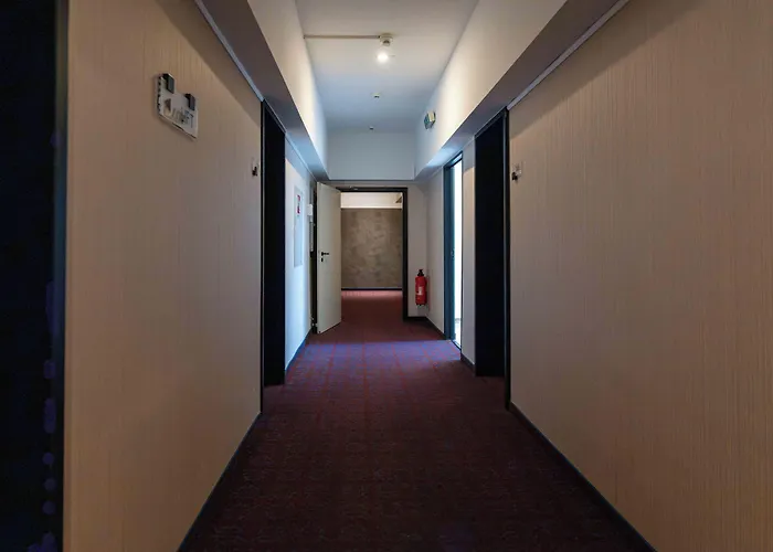 Ramada By Wyndham Frankfurt Station 호텔 4*