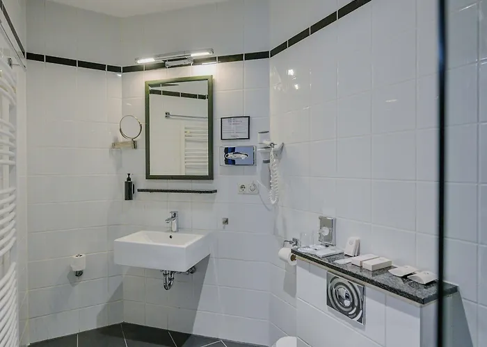 Ramada By Wyndham Frankfurt Station 4*
